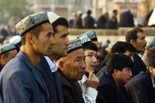 Amati Hilal, China Hukum...