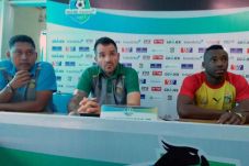 Simon McMenemy: Persiba...