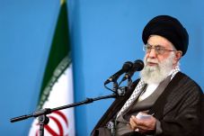 Khamenei: Pemerintah...