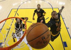 Lebron James Ingin Cavs...