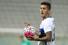 Inter Milan Gantungkan...