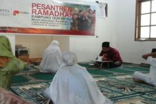 Santri Kampung Quran...