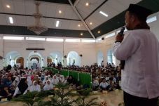 Kebahagiaan Ratusan...