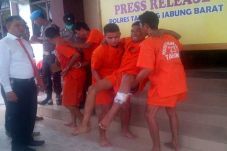 Beraksi di Jambi, Begal...