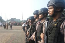Menjelang Puncak Arus...