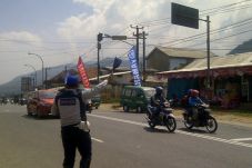 Setengah Hari, 32.464...
