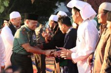 Panglima TNI Buka Puasa...