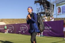 Azarenka Masih Belum...
