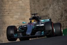 Lewis Hamilton Rebut...