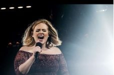 Adele Tak Niat Gelar...