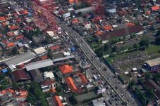 Ribuan Kendaraan Tersendat...