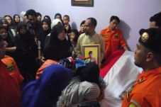 Istri Catur Bambang...
