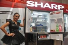Penjualan Sharp di Bulan...