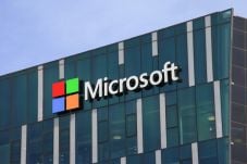 Microsoft Akan PHK Ribuan...