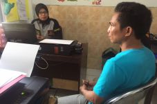 Dicaci Maki karena Punya...