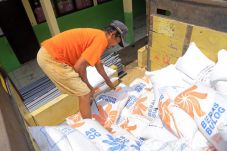 Bantuan Pangan Nontunai,...