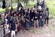 Abu Sayyaf Penggal Sandera...