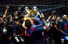 Resmi, Lionel Messi...
