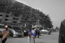Disanksi, Bobotoh Tetap...