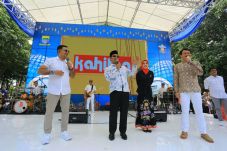 Kahitna Hibur 5.000...