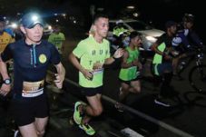 Lomba Lari Tengah Malam...