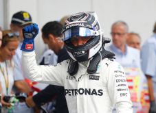 Bottas Rebut Pole di...