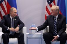 Plin-plan, Trump Batalkan...
