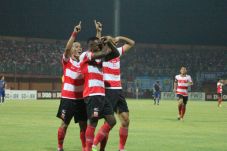 Siasati Jadwal Mepet,...