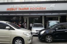Tiga Alasan HTI Tolak...