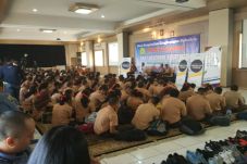 Ratusan Siswa SMA Labschool...