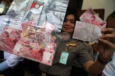 Peredaran Uang Palsu...