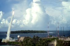 THAAD AS Tembak Jatuh...