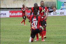 Persipura Gagalkan Perseru...