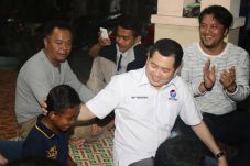 Soal SMS, Doa Terus...