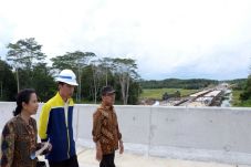 Jokowi Targetkan Ruas...
