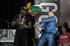 Bendera Irlandia Warnai...