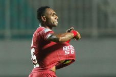 Semakin Bugar, Titus...