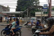Halte Penghubung Transjakarta...