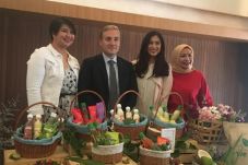 Oriflame Indonesia Luncurkan...