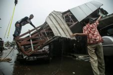 Angin Kencang Terjang...