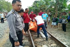 Nenek Umur 78 Tahun...