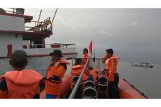 Dihadang Ombak 6 Meter,...