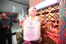 Istri Ridwan Kamil Bahagia...