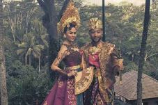 Liburan, Chrissy Teigen...