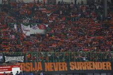 Jakmania Dilarang ke...