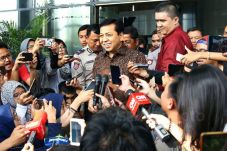Setya Novanto Surati...