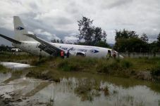 Pesawat Cargo TRIMG...