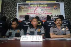 Polda Banten Bekuk Enam...