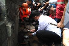 Nunggak Ratusan Juta,...