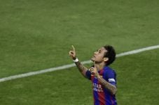 PSG Imingi Neymar Gaji...